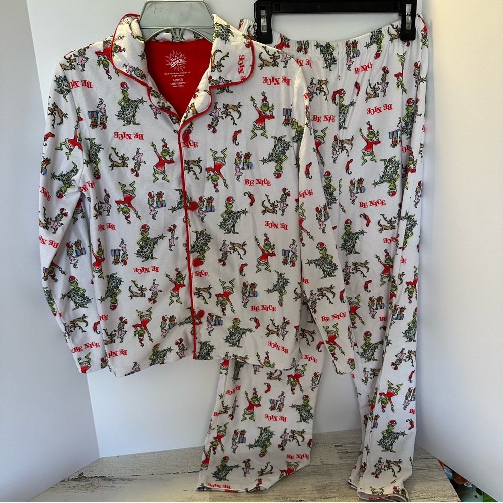 Boys The Grinch Christmas Pajamas Size L